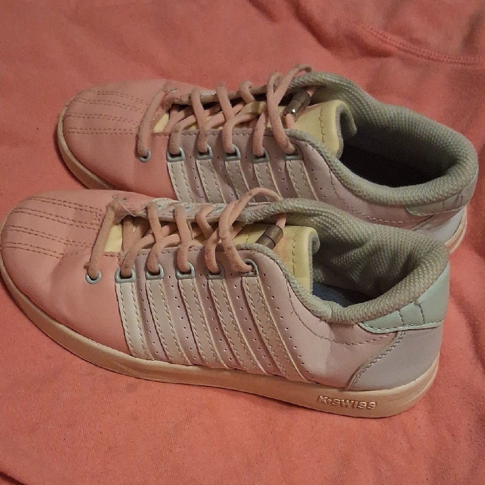 K-Swiss Pastel Kids Shoes Size 2 - LIKE New